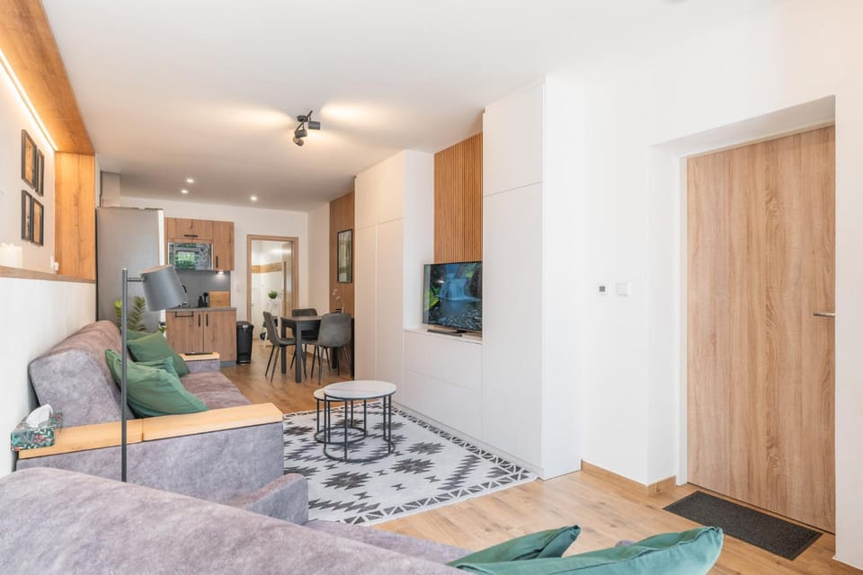 TV and multimedia, Living room, Seating area, Dining area, wardrobe