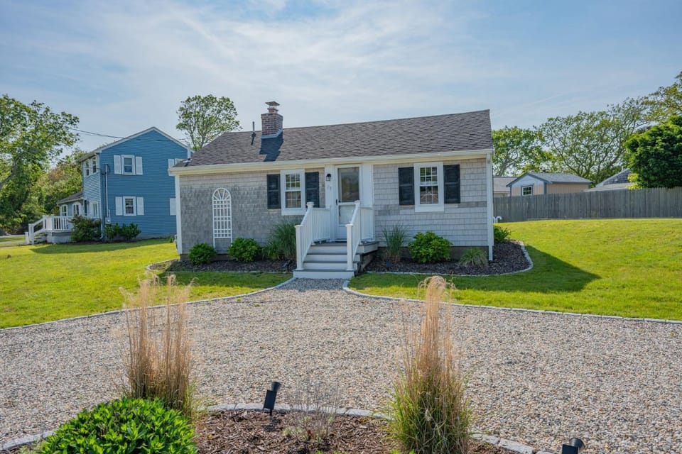 Beachside Bliss at Sunset Retreat House in West Dennis