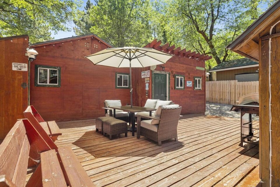 Lily's Bear Cabin -Adorable Downtown Retreat Cottage Cabin in Big Bear
