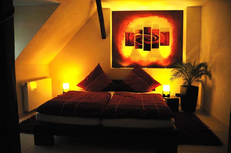 Bed, Photo of the whole room, Bedroom