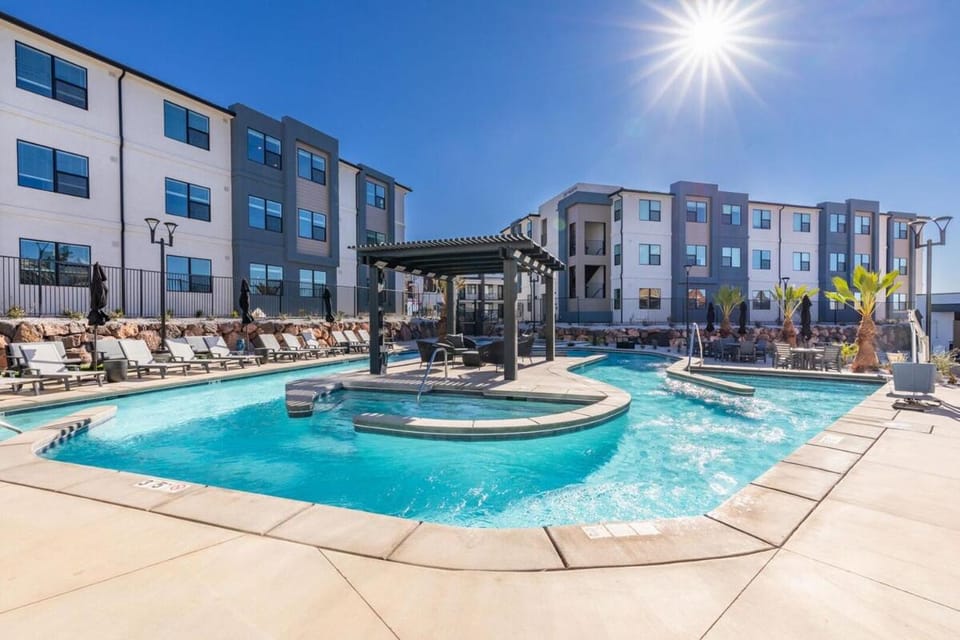 The Retreat at Coral Springs Resort House in Washington