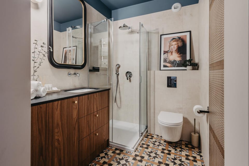 Shower, Toilet, Bathroom, towels, towels, washing machine, washing machine