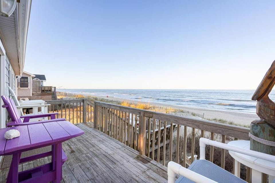 Oceanfront with Panoramic Views Newly Renovated House in Nags Head