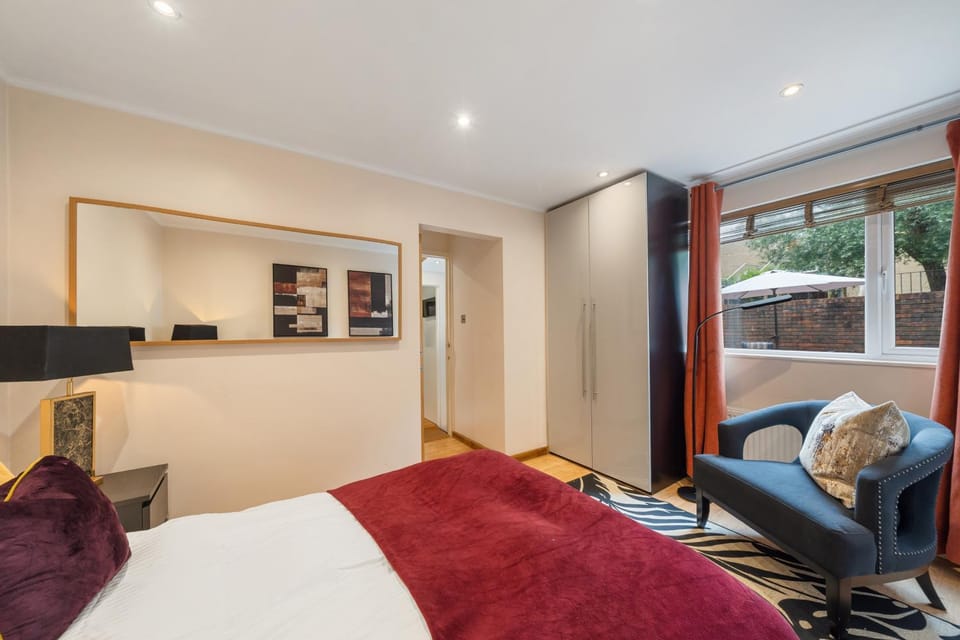 Cosy 3 BEDROOM Home with Garden, Ealing Apartment in London Borough of Ealing