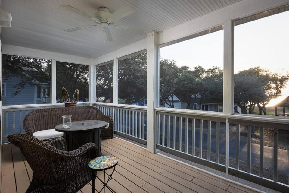 Sound Views Pool Hot Tub Game Room Club Access House in Corolla