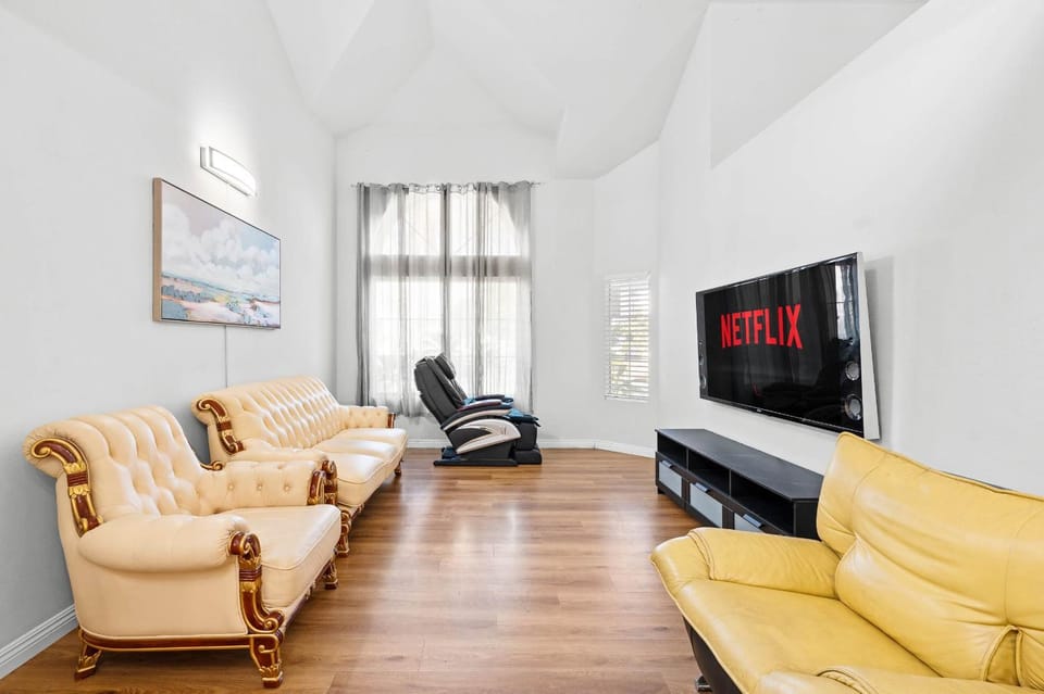 Stylish Home w Full Kitchen Garage Backyard House in West Covina