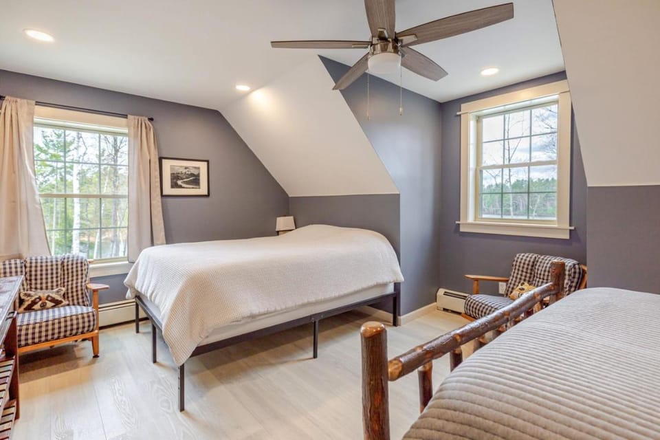 Bed, Bathroom, Bedroom