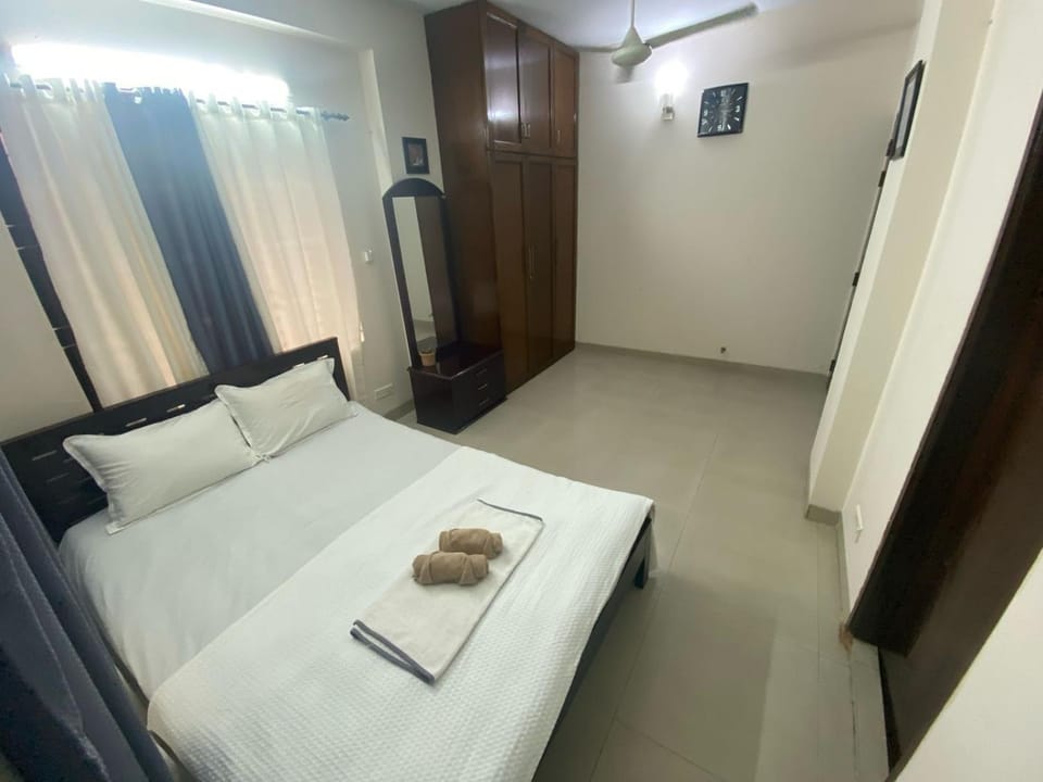 Bed, Photo of the whole room, Bedroom, wardrobe, air conditioner