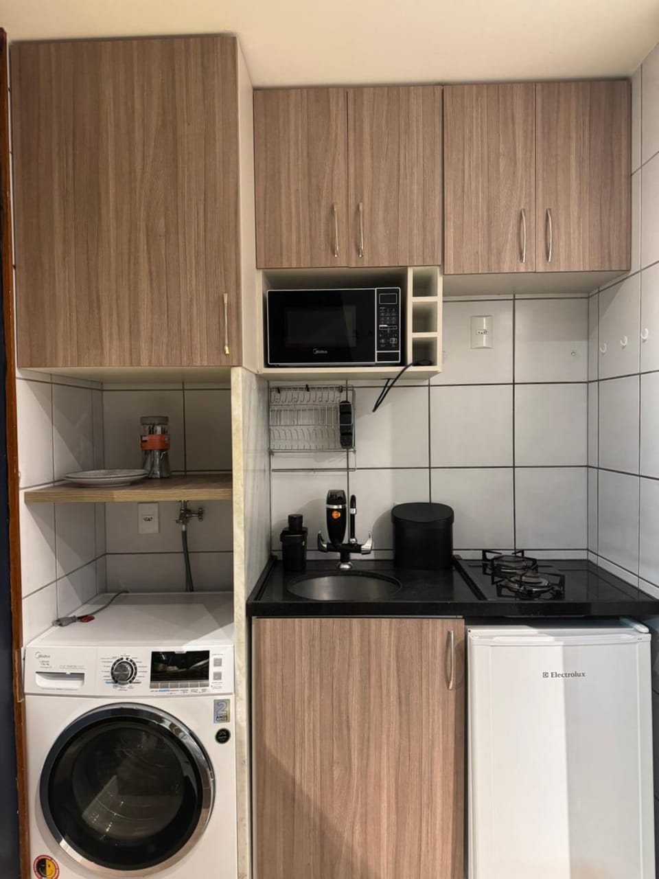 Coffee/tea facilities, Kitchen or kitchenette, minibar, stove, toaster, washing machine, dryer