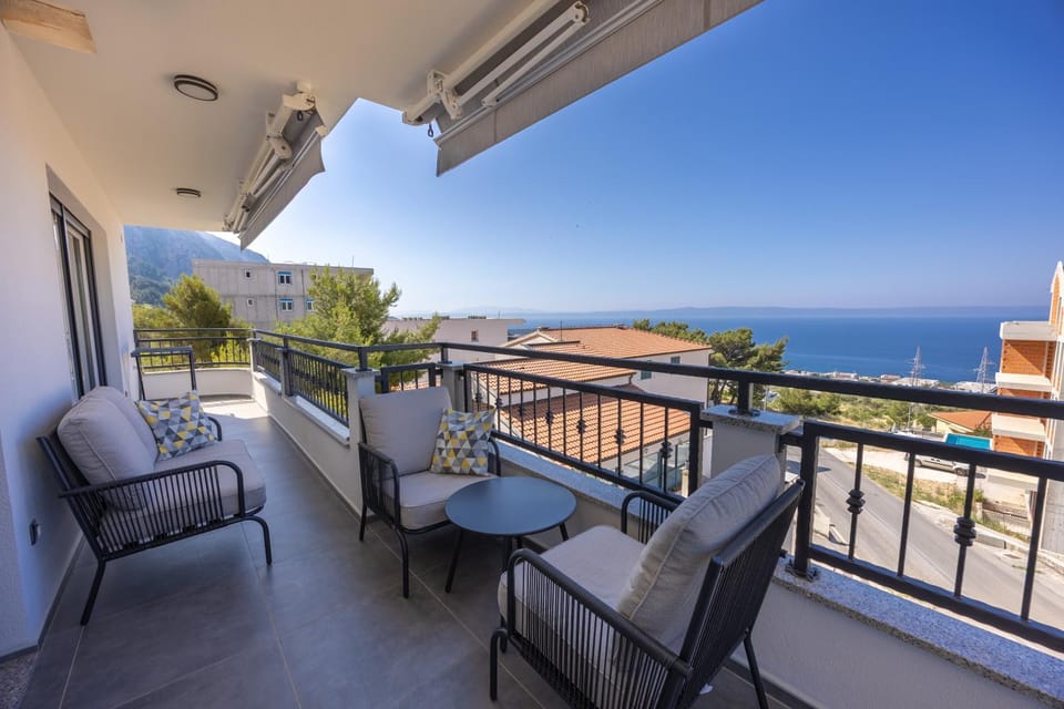 Balcony/Terrace, Seating area, Mountain view, Sea view