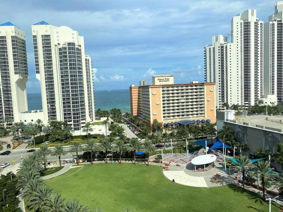 Luxe Apt Ocean View Steps Away Beach Sunny Isles Apartment in Sunny Isles Beach