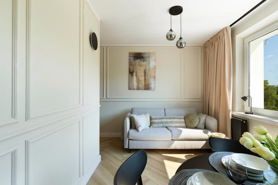 Bed, Living room, Seating area