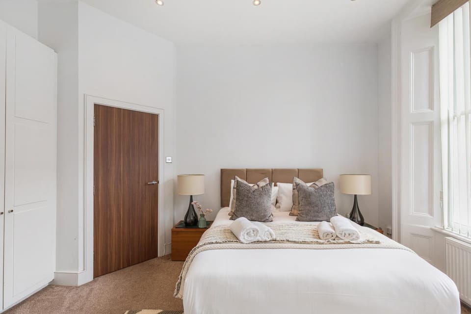 Bed, Photo of the whole room, Bedroom, towels, wardrobe