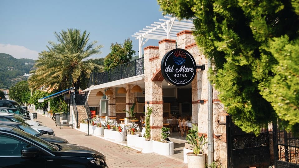 Property building, Facade/entrance, Location