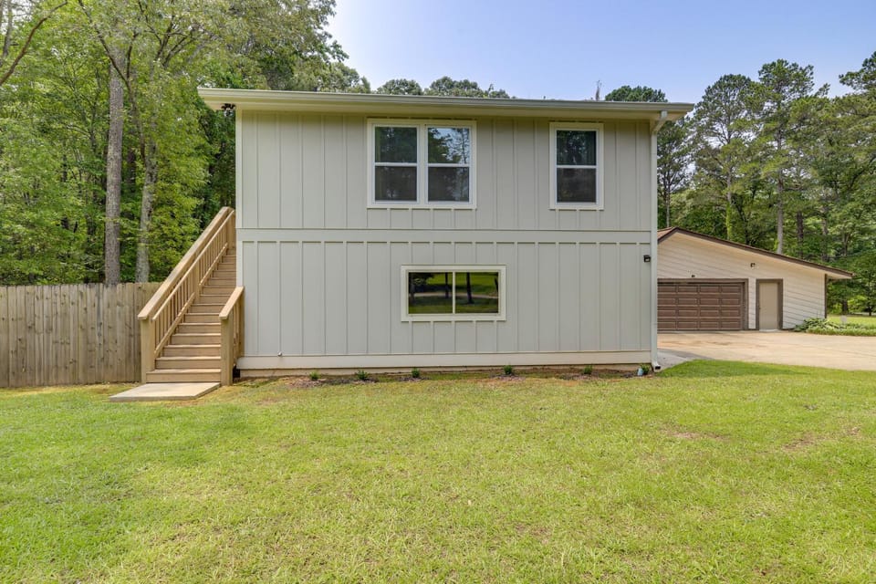 7 Mi to Trilith Studios: Atlanta Area Business Hub Apartment in Fayetteville