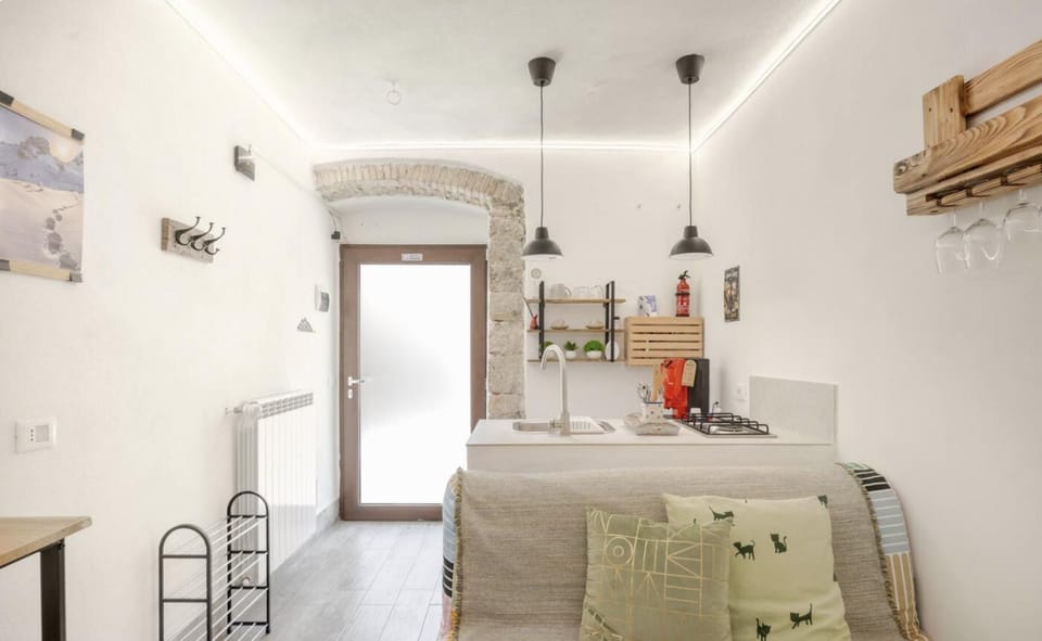 Bed, Kitchen or kitchenette, Photo of the whole room, Bedroom
