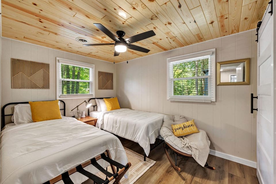 Waubee Lake remodeled cozy cottage on ATV trails! House in Wisconsin