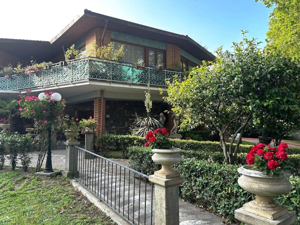 Property building, Garden, Garden view