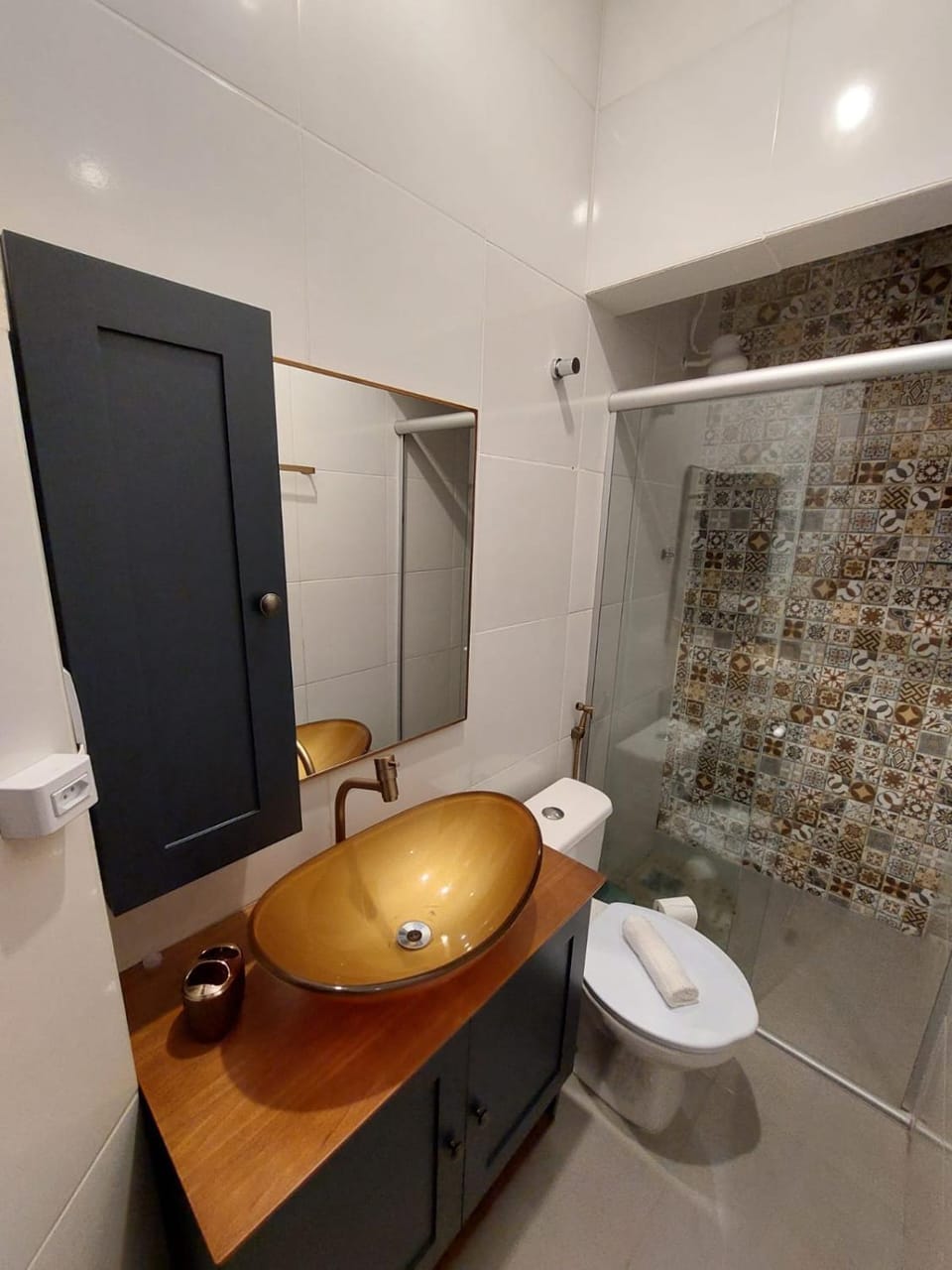 Shower, Toilet, Bathroom