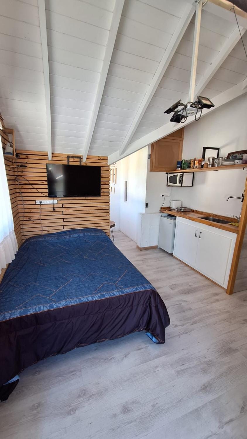 Bed, Kitchen or kitchenette