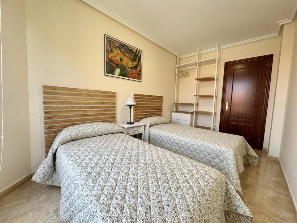 Photo of the whole room, Bedroom