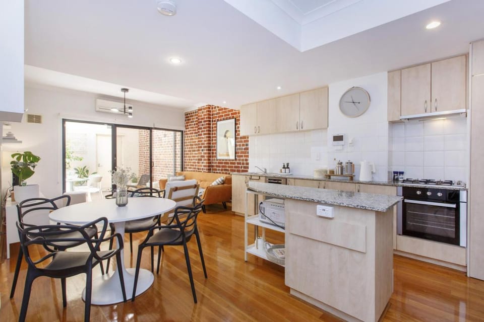 Kitchen or kitchenette, Living room, Seating area, Dining area, dishwasher, oven, stove, toaster