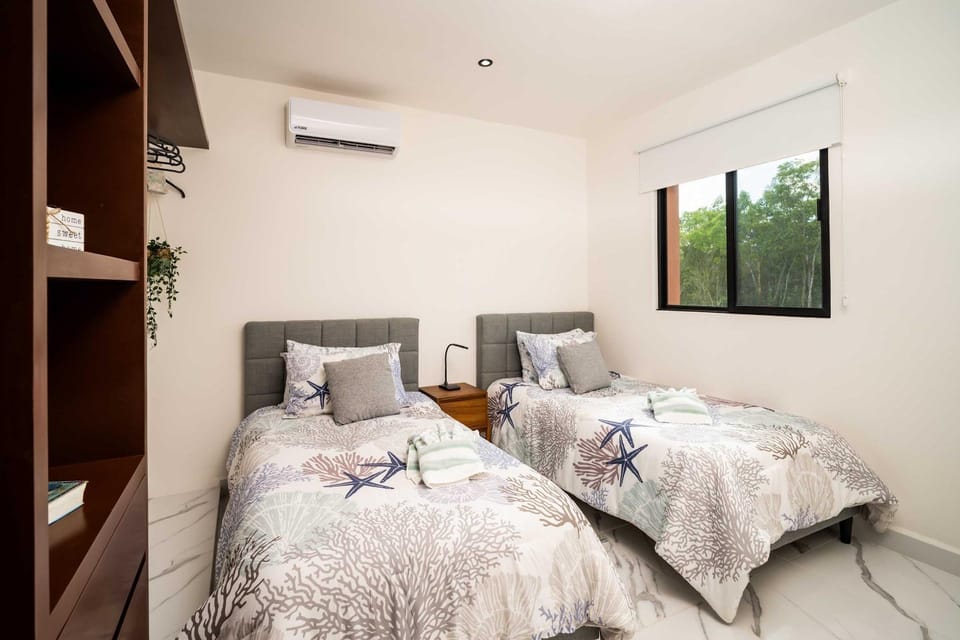 Photo of the whole room, Bedroom