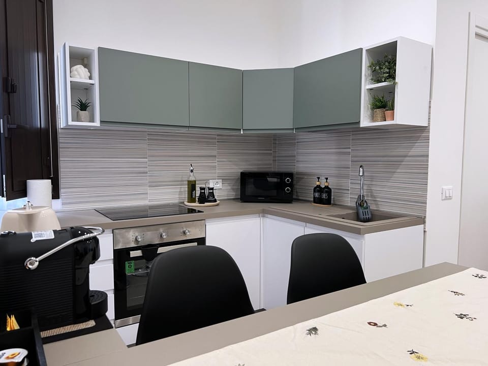 Coffee/tea facilities, Kitchen or kitchenette