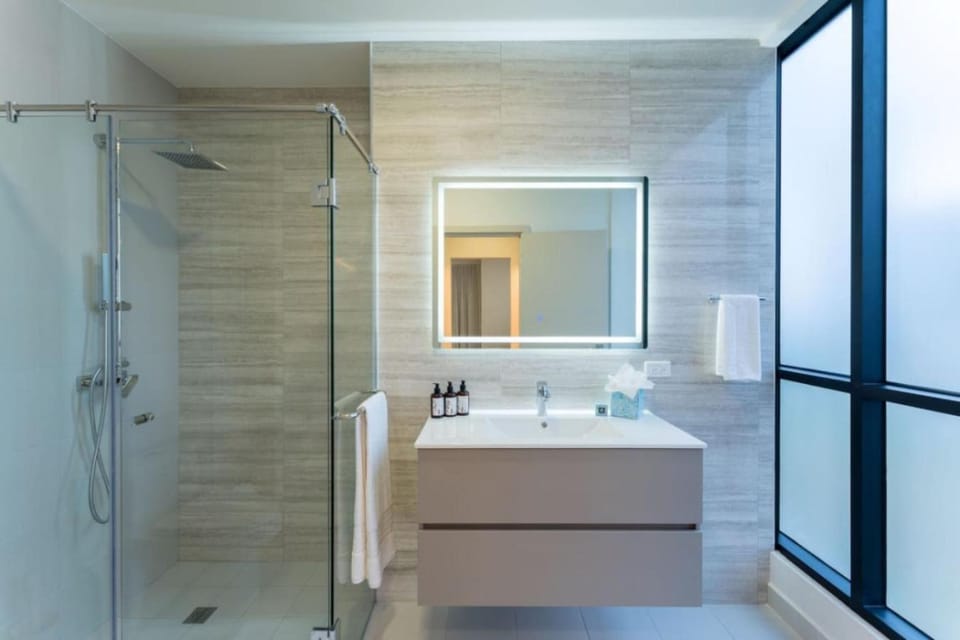 Shower, Bathroom, towels