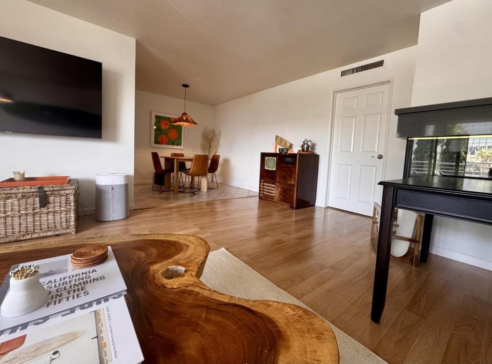 Santa Monica 2BR Condo Views and Prime Location House in Santa Monica