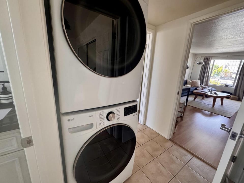 Santa Monica 2BR Condo Views and Prime Location House in Santa Monica