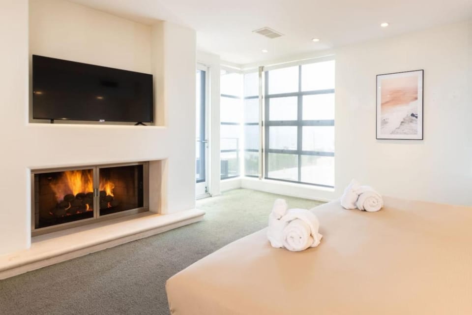 Stunning Panoramic Ocean Views Penthouse Hot Tub House in Manhattan Beach