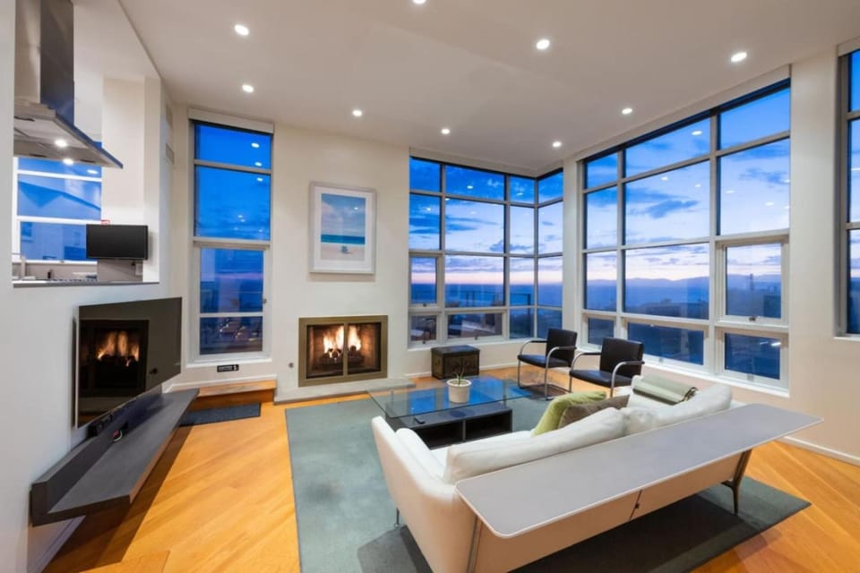 Stunning Panoramic Ocean Views Penthouse Hot Tub House in Manhattan Beach