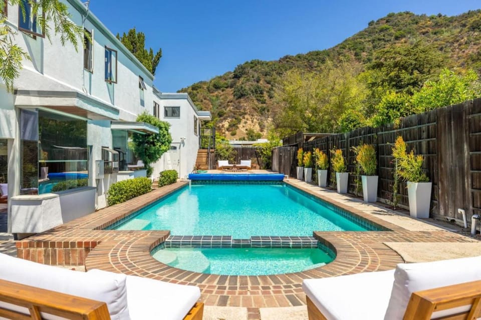 Hilltop Designer Midcentury Modern 4BR Pool HotTub House in Bel Air