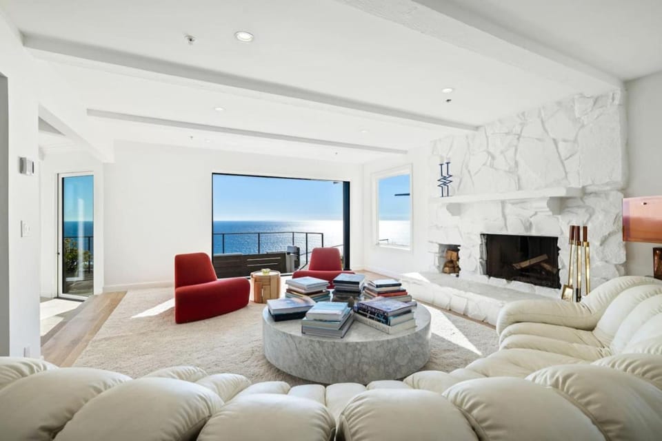 Luxe Malibu Retreat - Ocean Views, Hot Tub and Gym House in Malibu