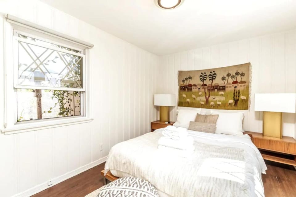 Chic Beach Bungalow 3 Blocks from the Sand House in Manhattan Beach