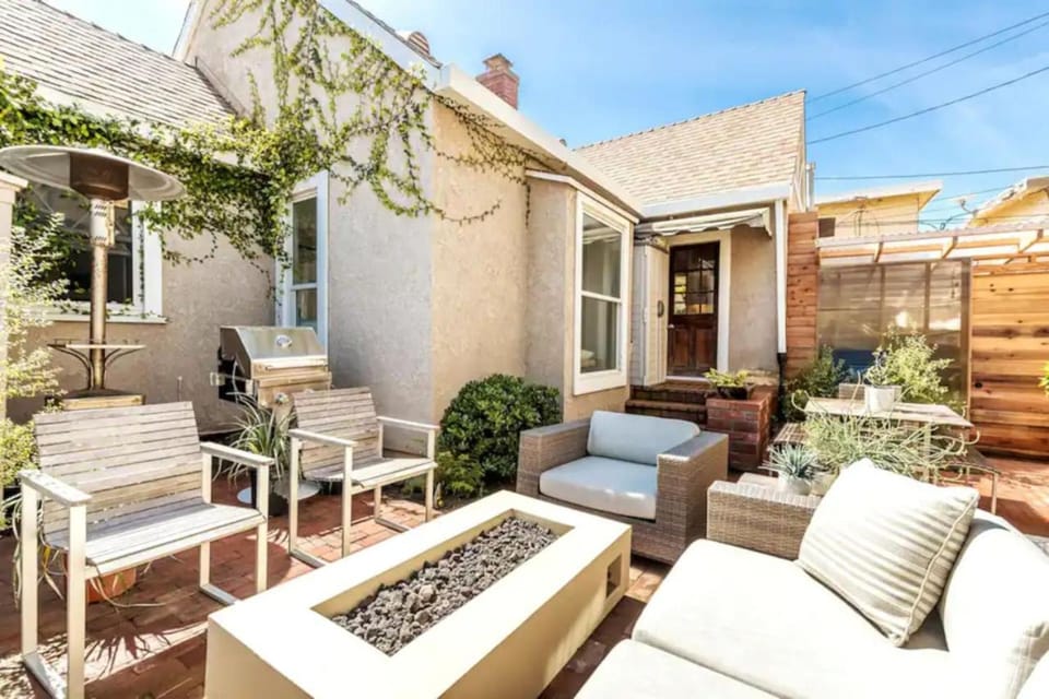 Chic Beach Bungalow 3 Blocks from the Sand House in Manhattan Beach