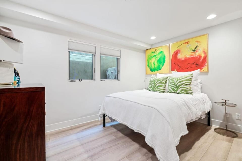 Lux by Manhattan Beach Pier and Panoramic Ocean View House in Manhattan Beach