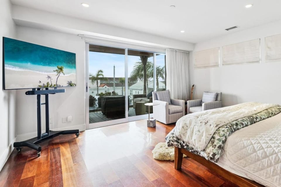 Lux by Manhattan Beach Pier and Panoramic Ocean View House in Manhattan Beach