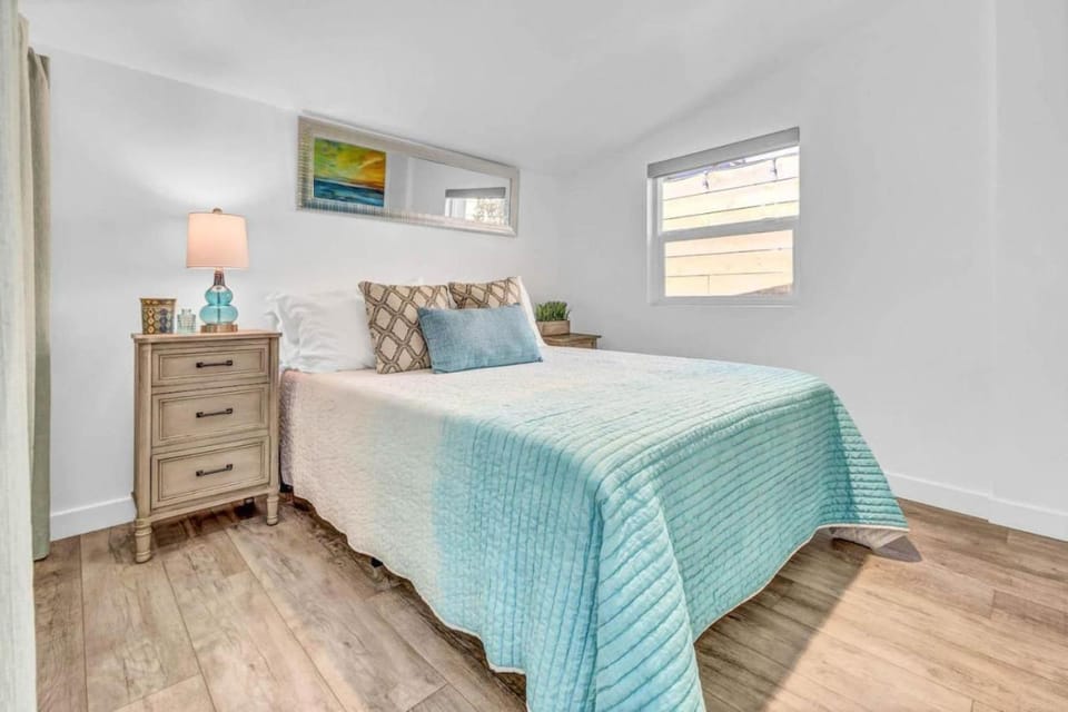 North Park 1BR Cottage Prime Location with Parking House in San Diego