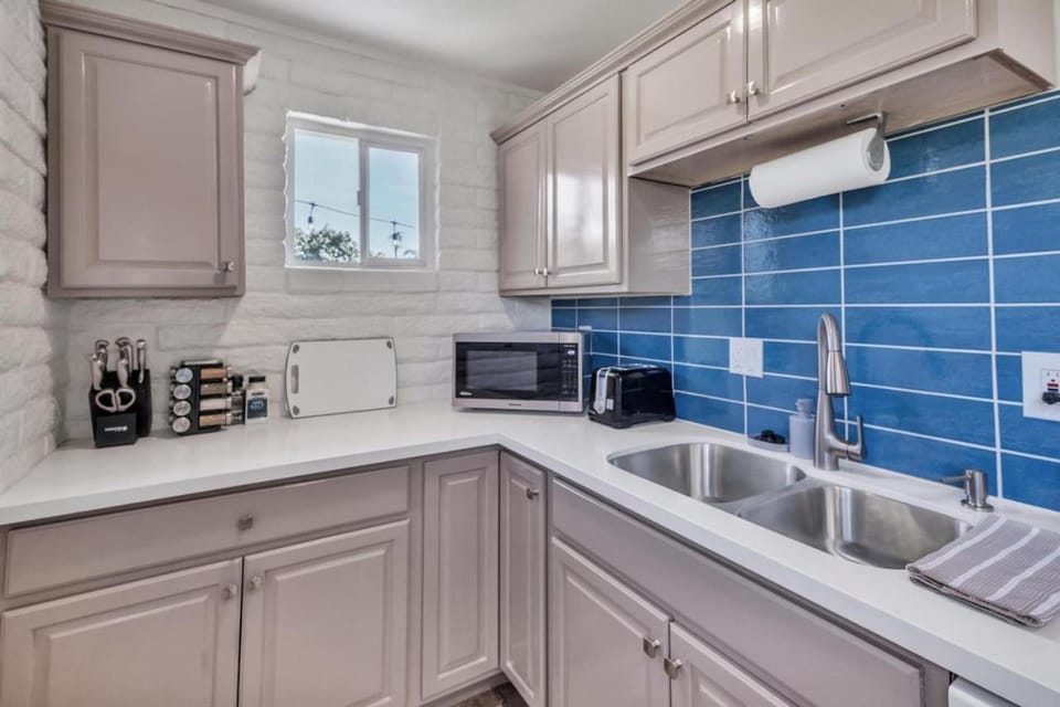 Comfortable Carlsbad 2BR Beach Home Walk to Beach House in Carlsbad