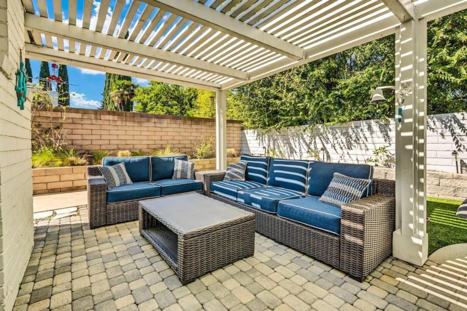 Stunning 4BR Laguna Hills Oasis with Private Pool House in Laguna Hills