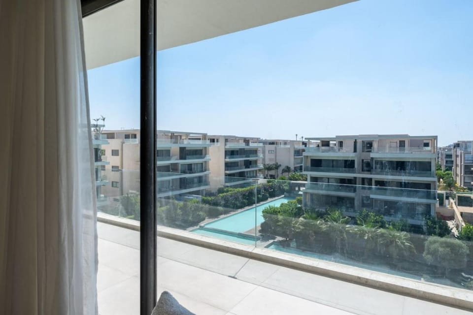 Penthouse with Private Pool in Lake View Residence Apartment in New Cairo City