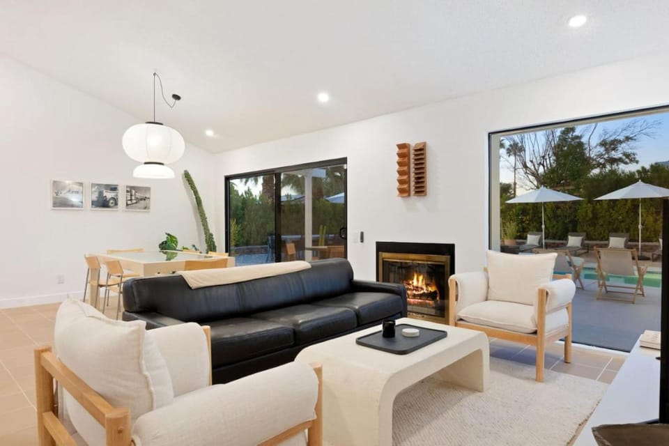 Fabulous New Modern 3BR Home with Pool and Spa House in Palm Springs