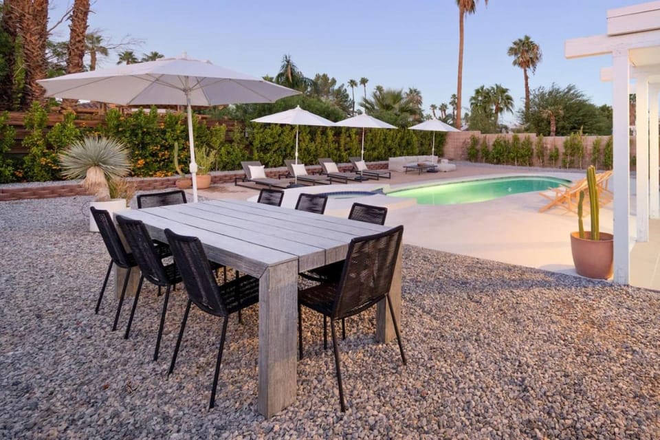 Fabulous New Modern 3BR Home with Pool and Spa House in Palm Springs
