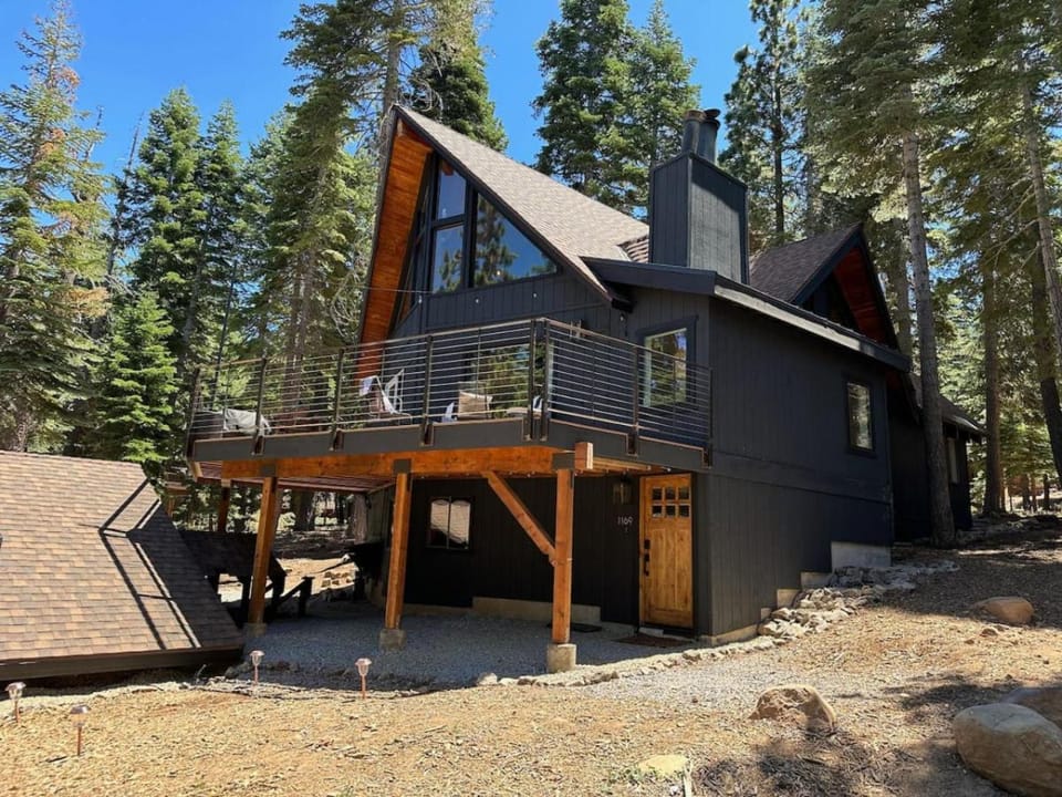 A-Frame Cabin - Hot Tub , BBQ , Family Fun Cabin in Tahoe Vista
