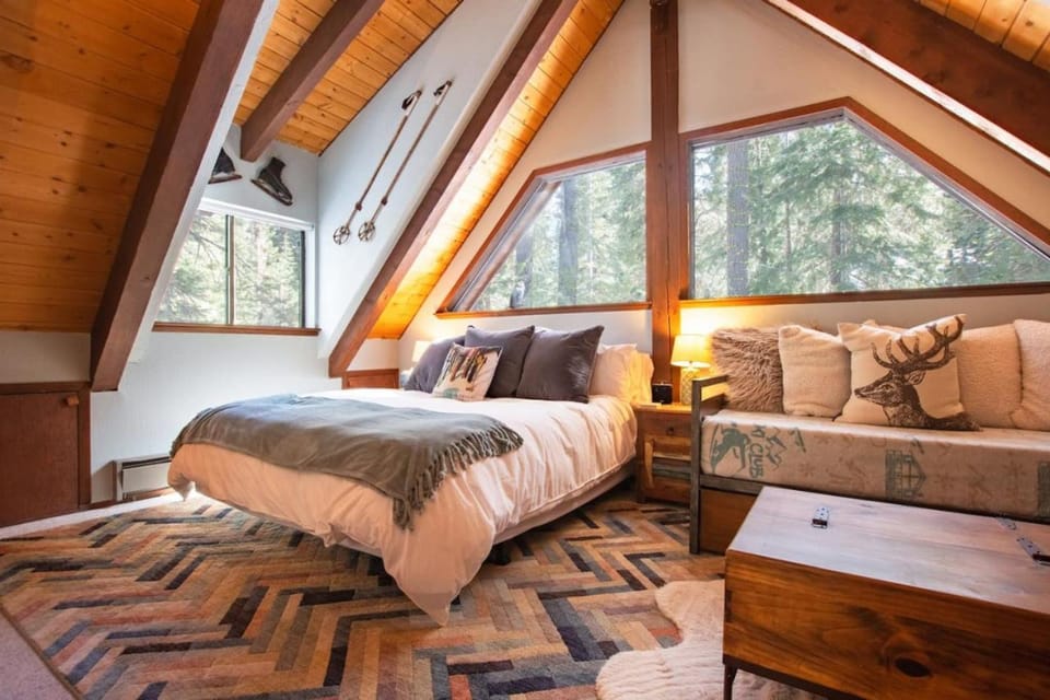 A-Frame Cabin - Hot Tub , BBQ , Family Fun Cabin in Tahoe Vista