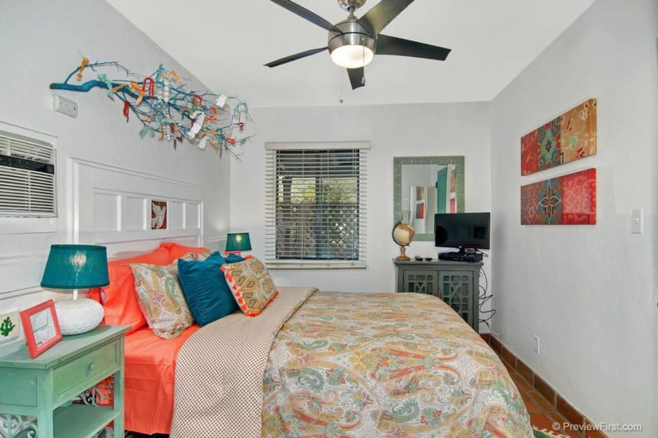 Old Town 1BR Short Drive to Downtown and Beaches 4.5 House in Point Loma