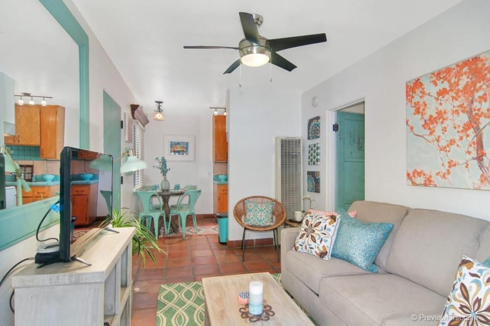 Old Town 1BR Short Drive to Downtown and Beaches 4.5 House in Point Loma