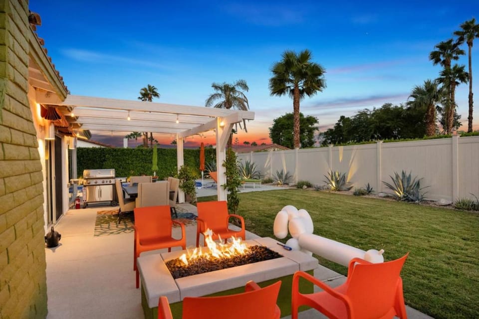 Lush and Tranquil 3BR Palm Springs Oasis Pool and Spa House in Palm Springs